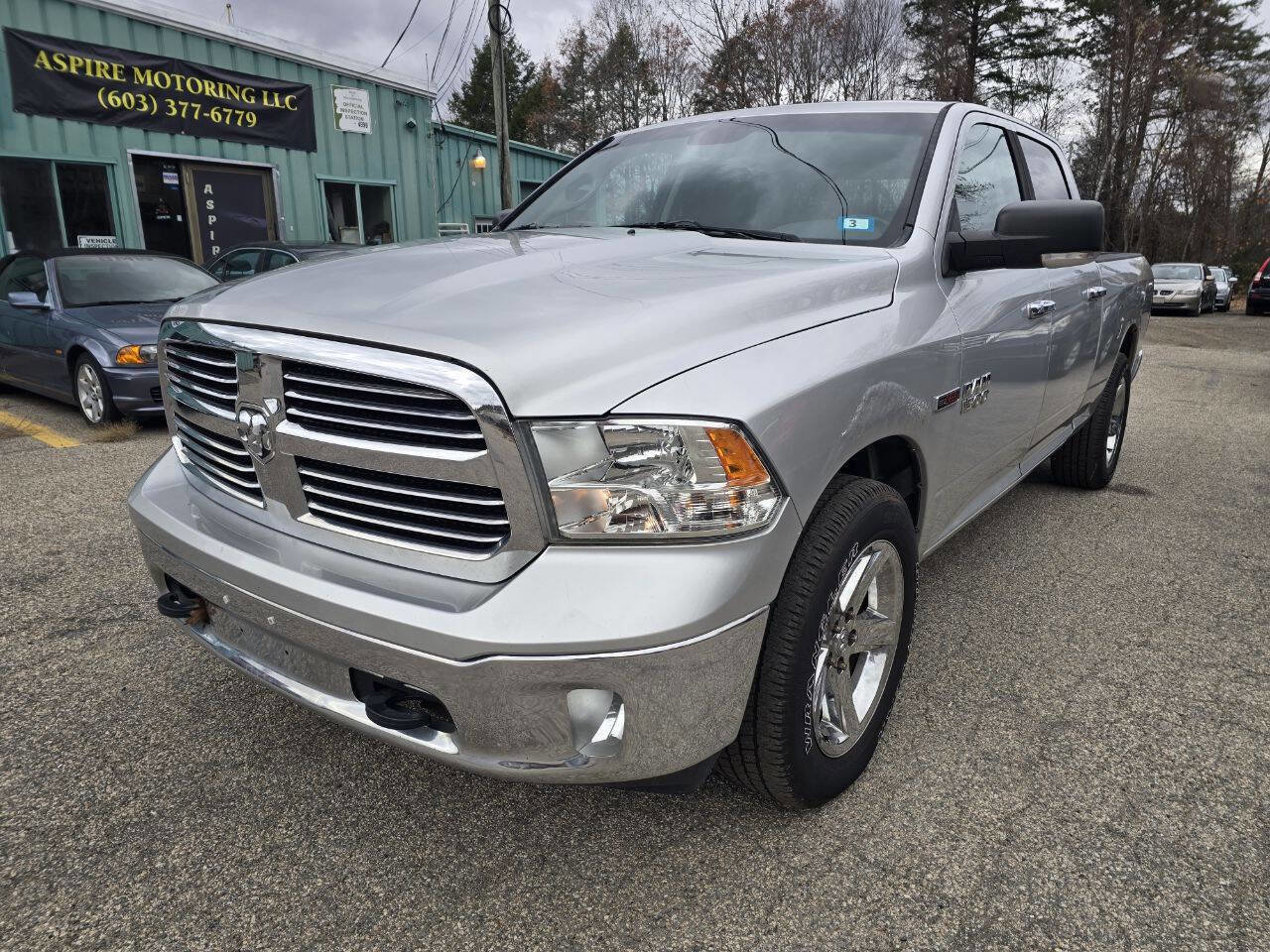 Used 2015 RAM 1500 Classic SLT w/ SLT Plus D￩cor Group image 4