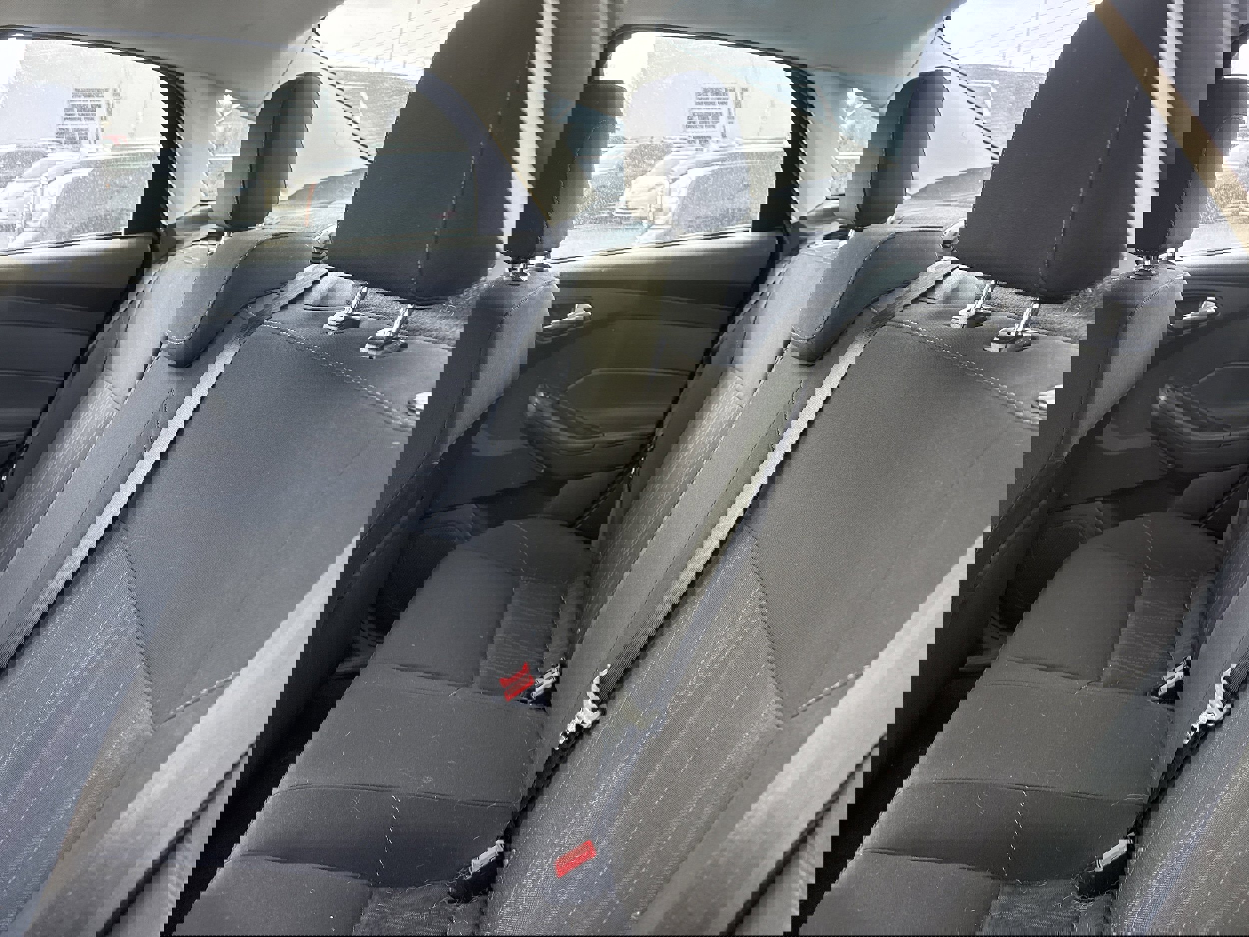 Used 2018 Ford Focus SE w/ SE Winter Package image 9