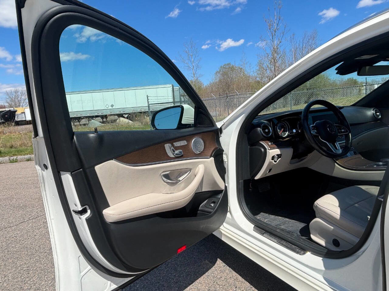 Used 2019 Mercedes-Benz E 450 4MATIC Wagon image 9