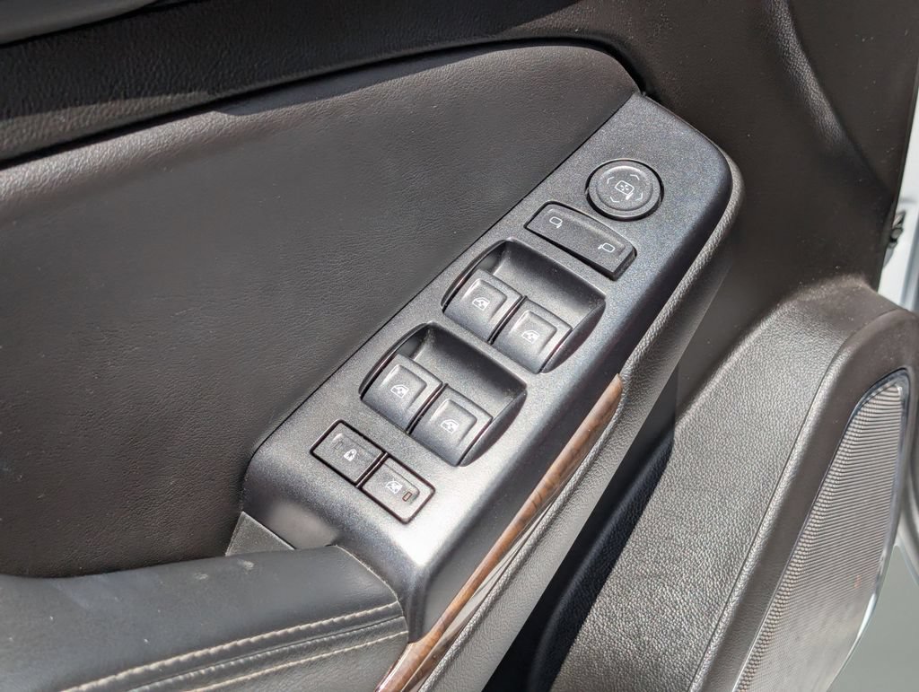 Used 2020 Chevrolet Tahoe LS w/ Enhanced Driver Alert Package RWD image 17