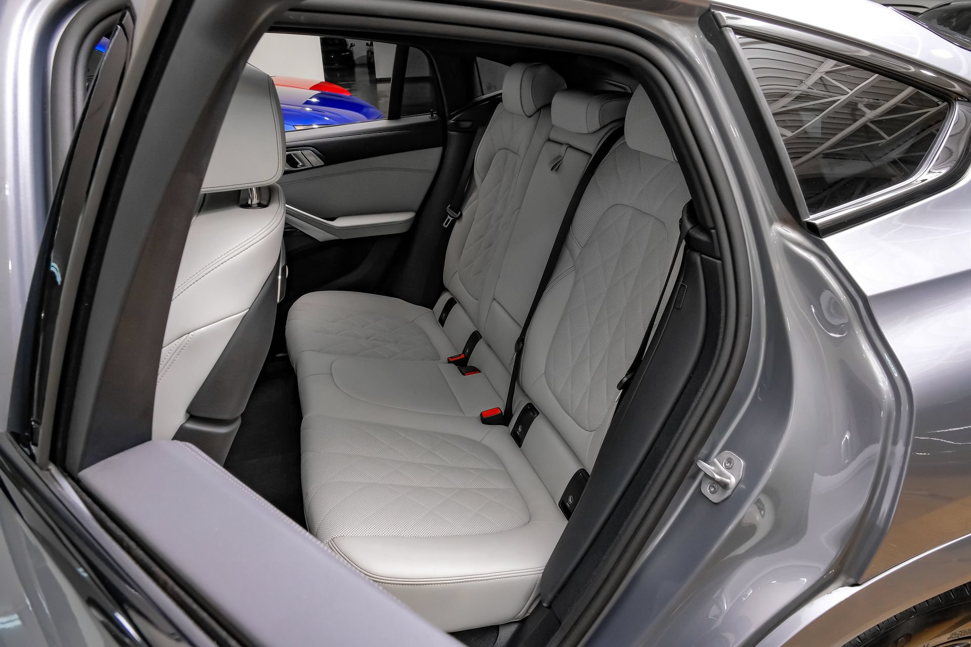 Used 2026 BMW X6 xDrive40i AWD/4WD image 37