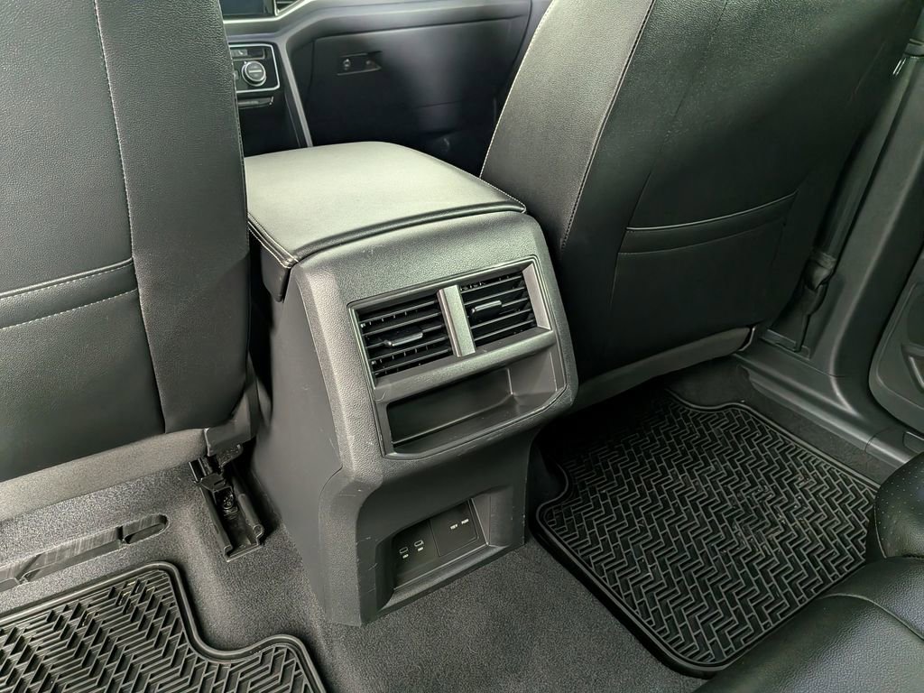 Used 2022 Volkswagen Atlas Cross Sport SEL R-Line image 37