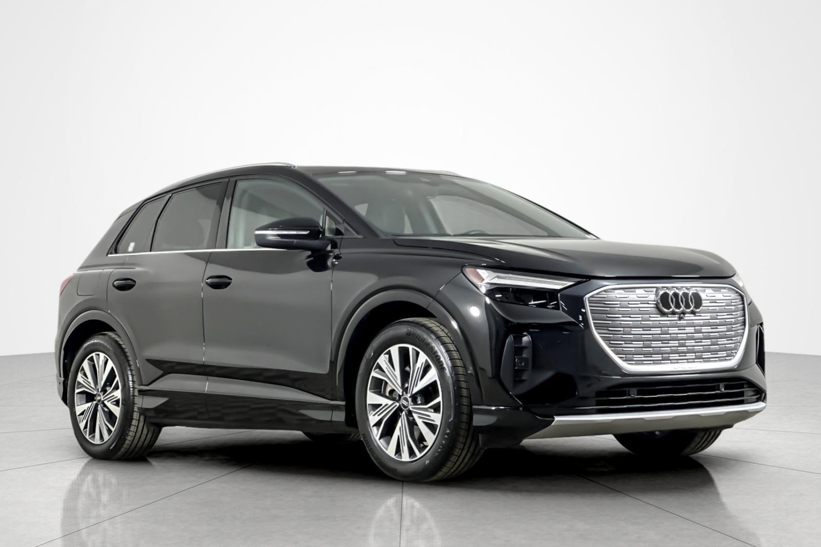 Used 2023 Audi Q4 e-tron Premium Plus w/ Premium Plus image 7