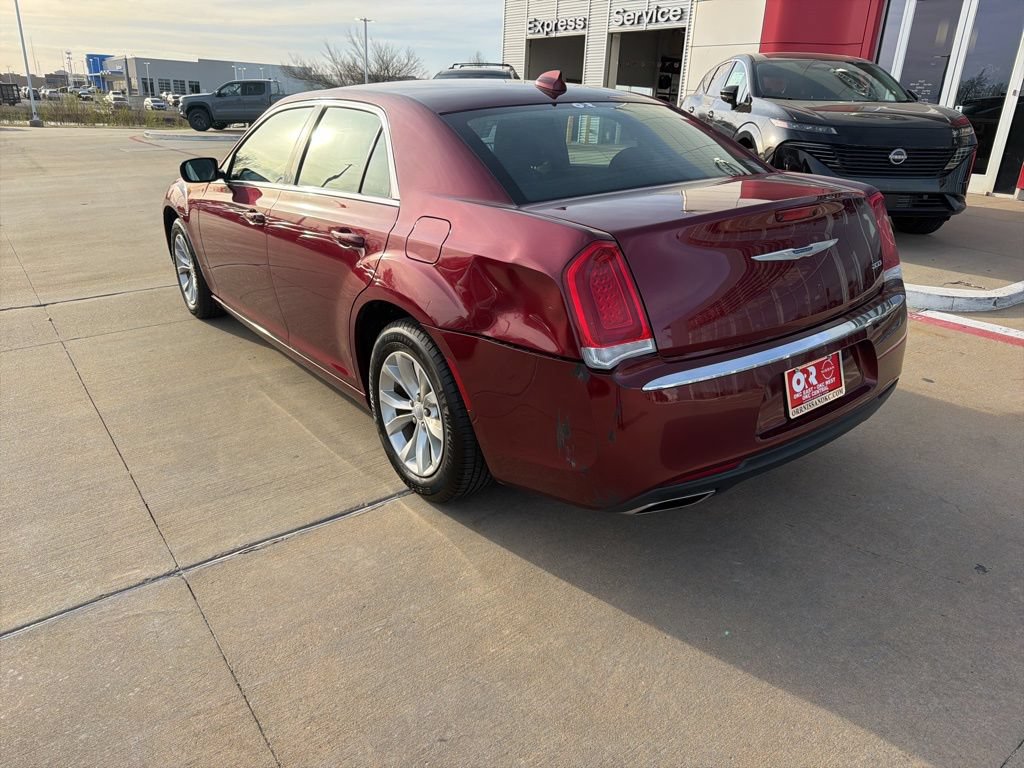Used 2023 Chrysler 300 Touring RWD image 3