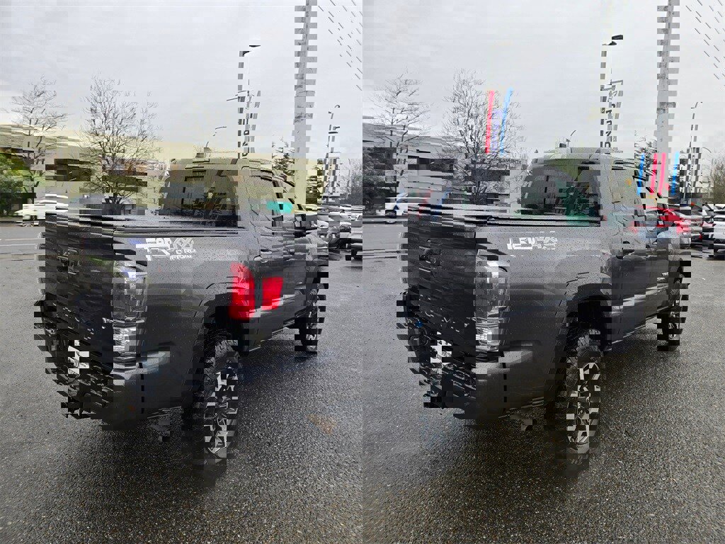 Used 2021 Toyota Tacoma TRD Off-Road w/ Technology Package image 5