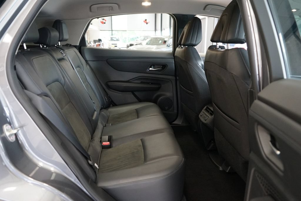 Used 2023 Nissan Ariya FWD image 14