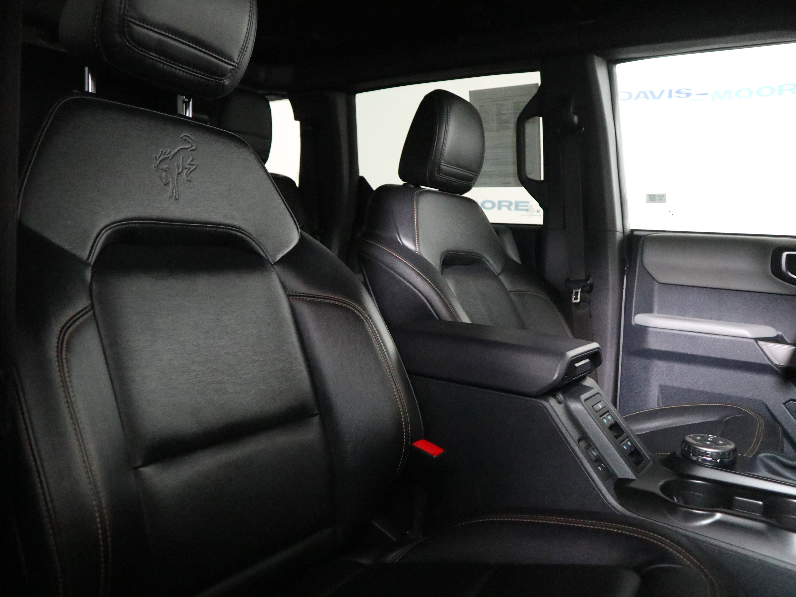 Used 2023 Ford Bronco Badlands image 19