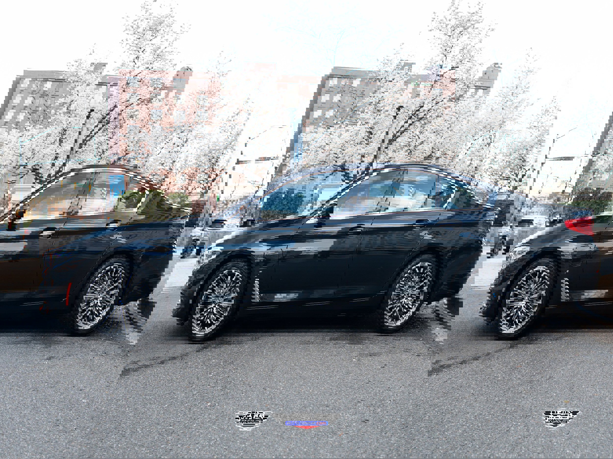 Used 2018 BMW 530e w/ Premium Package 2 image 4