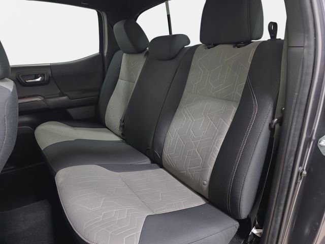 Certified 2022 Toyota Tacoma TRD Off-Road AWD/4WD image 11