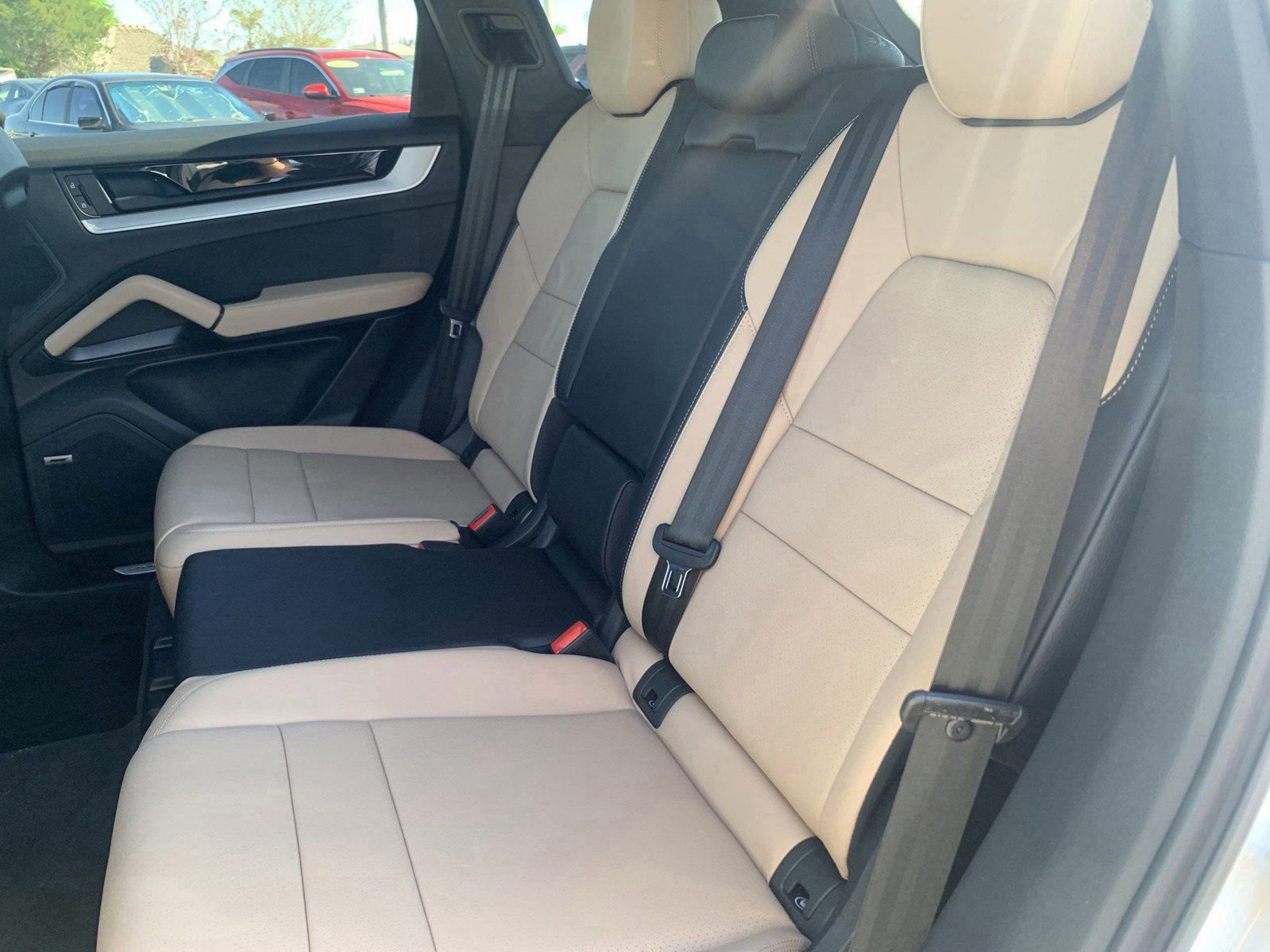 Used 2025 Porsche Cayenne image 14