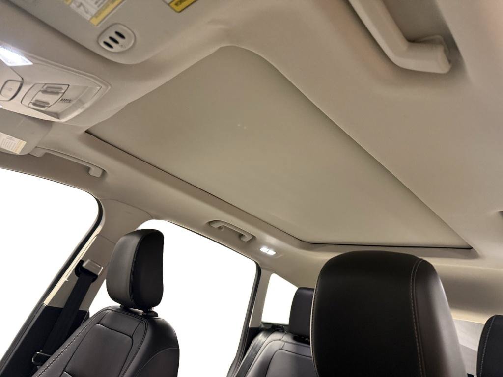 Used 2018 Ford Escape Titanium AWD/4WD image 17