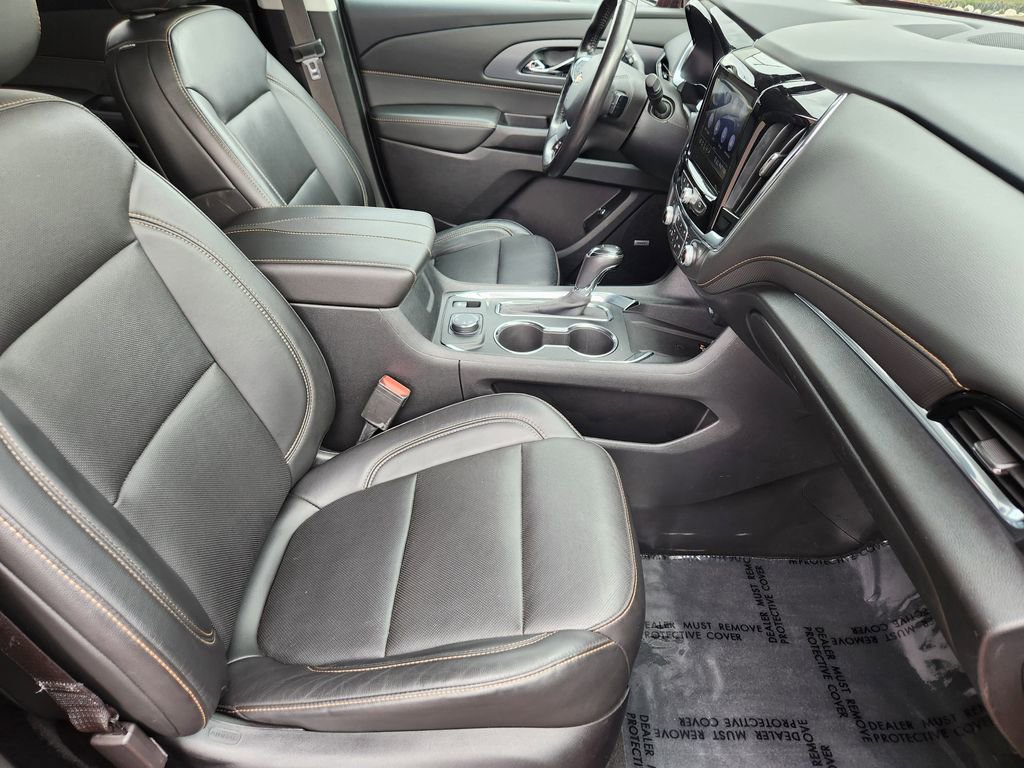 Used 2020 Chevrolet Traverse Premier w/ LPO, Black Accent Package image 17