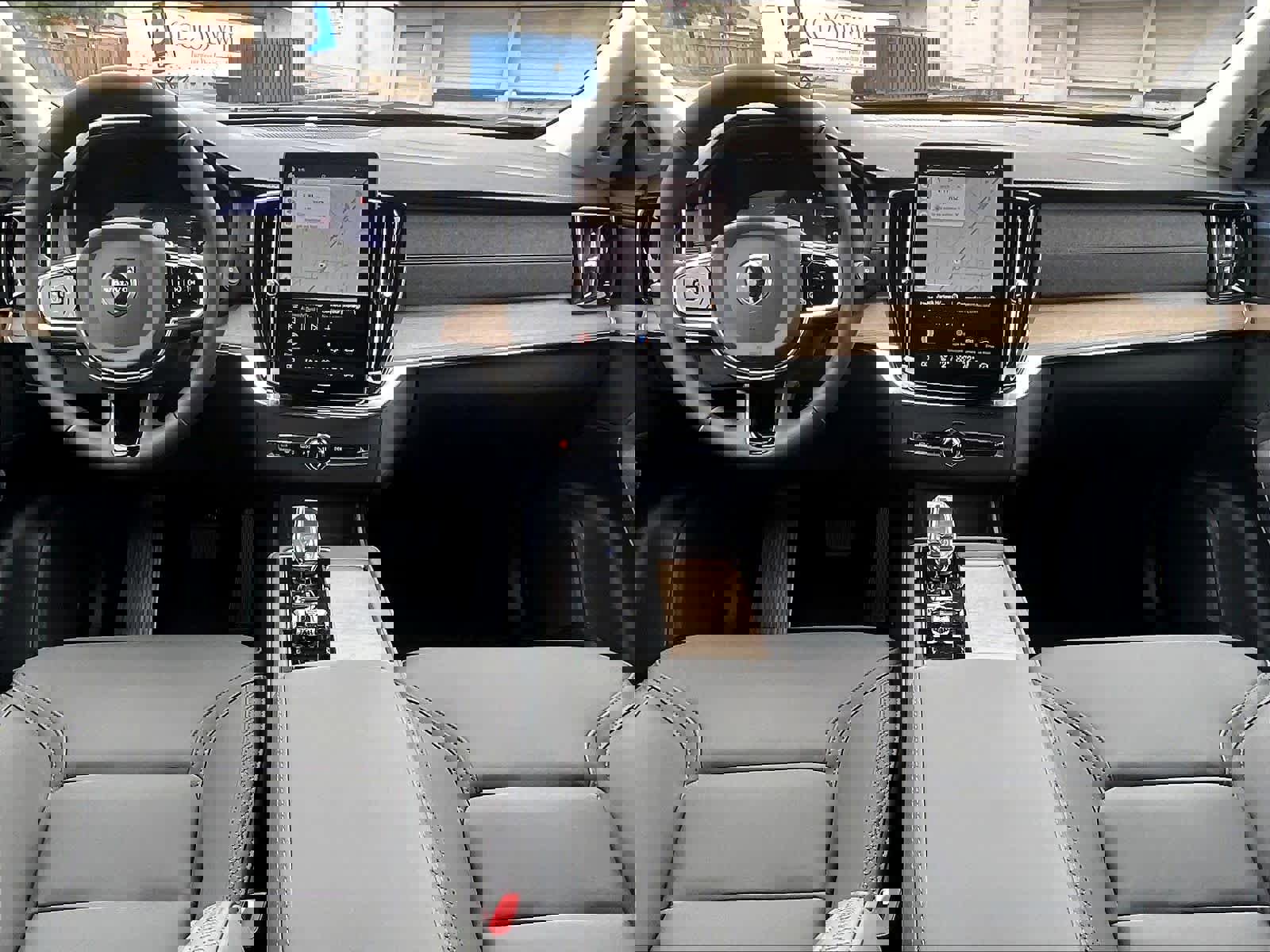 New 2026 Volvo XC90 B5 Plus w/ Protection Package image 7