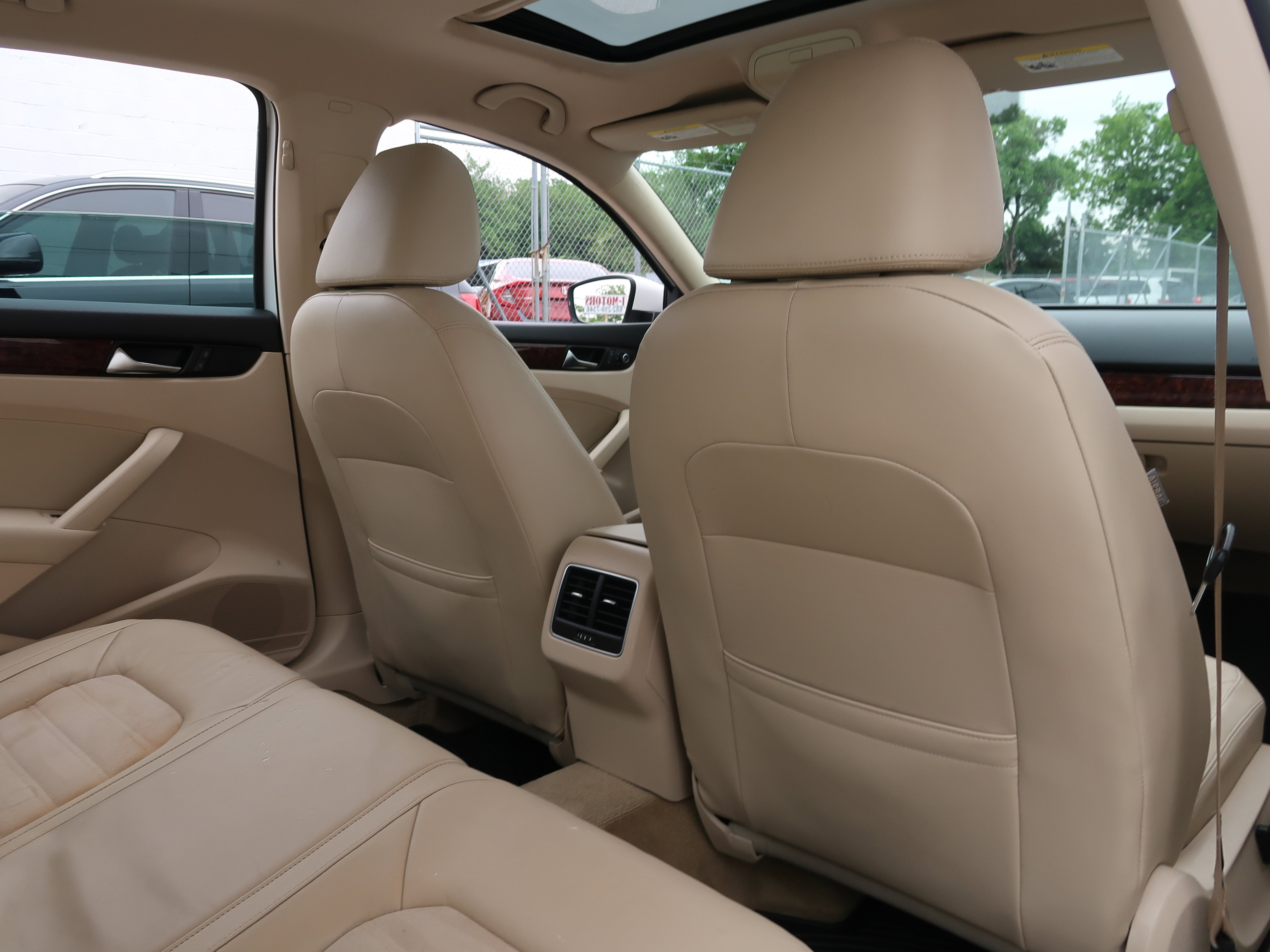 Used 2013 Volkswagen Passat TDI SEL Premium image 34