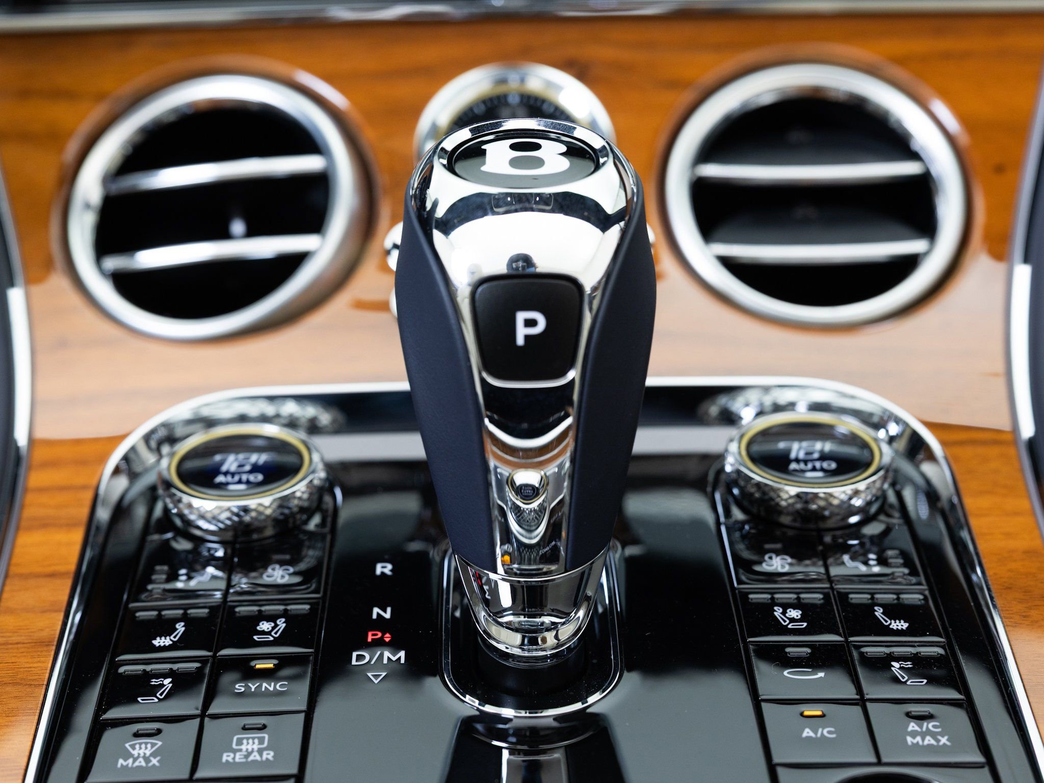 Used 2024 Bentley Continental GT image 39