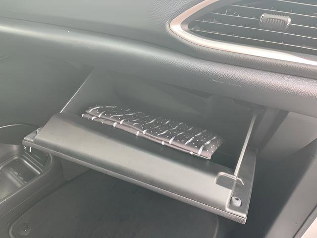Used 2025 Chrysler Pacifica Select FWD image 38
