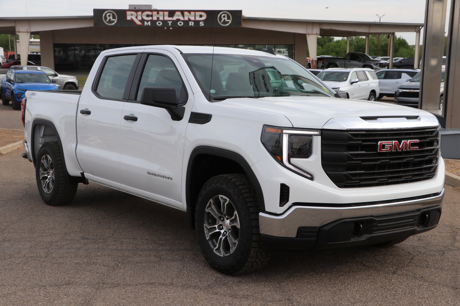 New 2026 GMC Sierra 1500 Pro w/ X31 Off-Road Package image 1