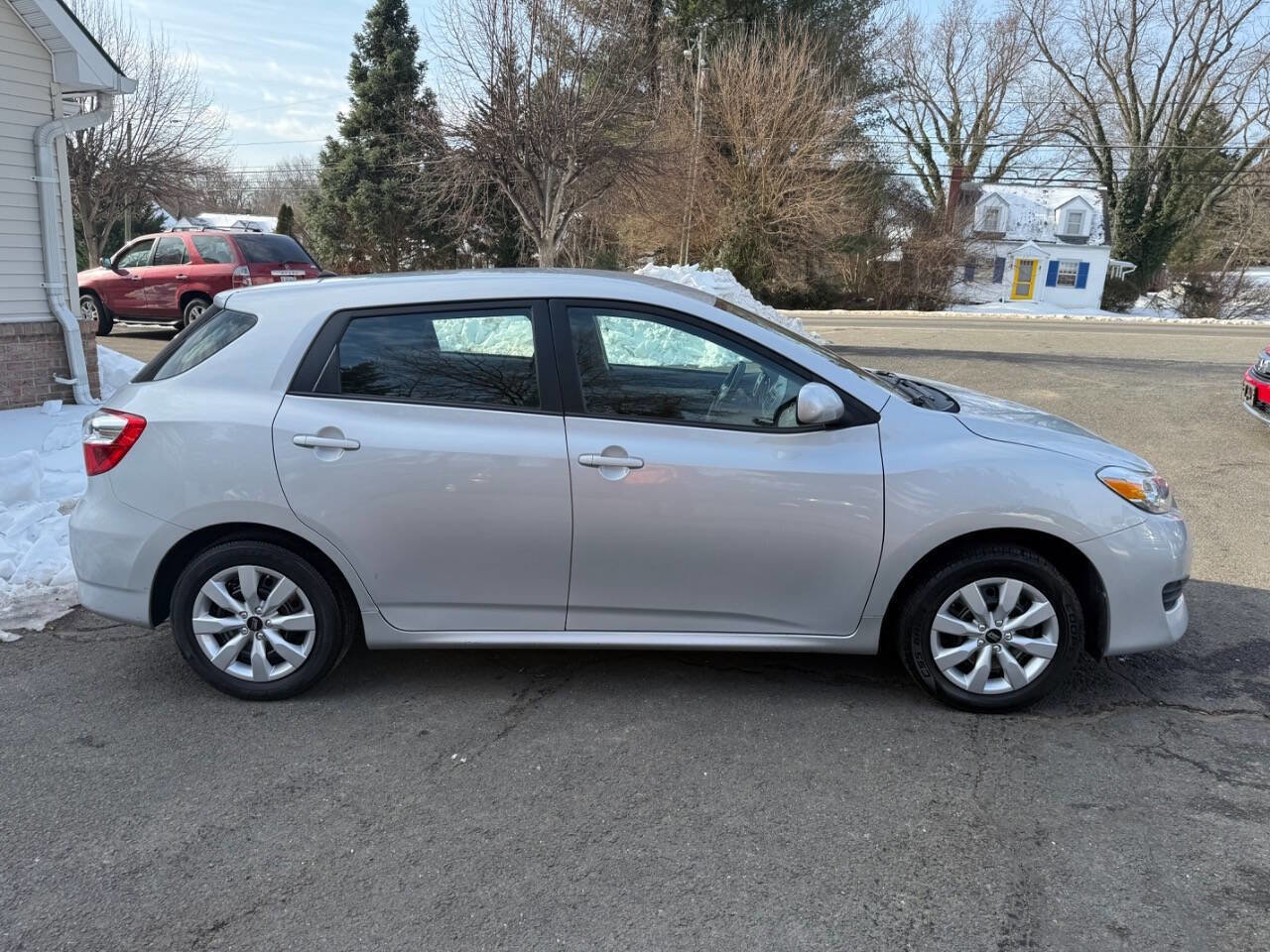 Used 2013 Toyota Matrix L image 10