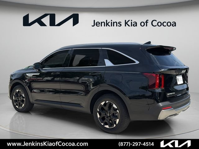 Certified 2026 Kia Sorento S w/ S Panoramic Sunroof Package FWD image 8
