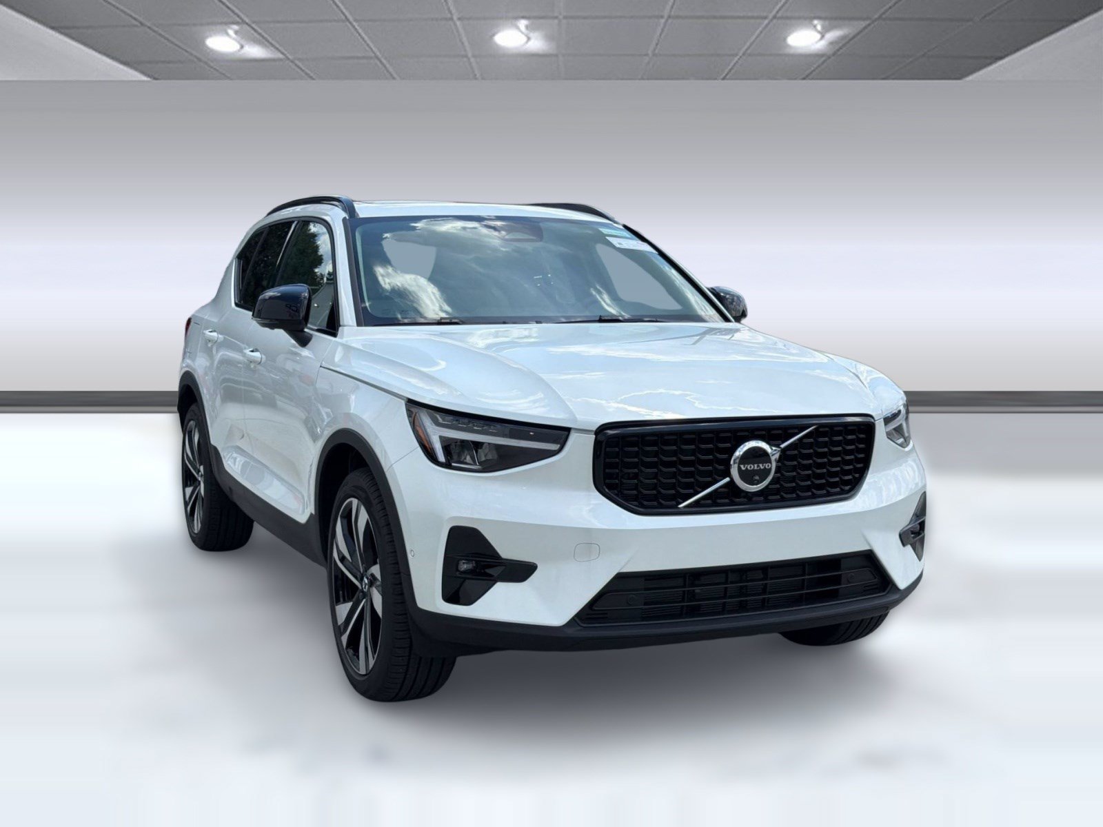 New 2026 Volvo XC40 B4 Plus w/ Climate Package FWD image 7