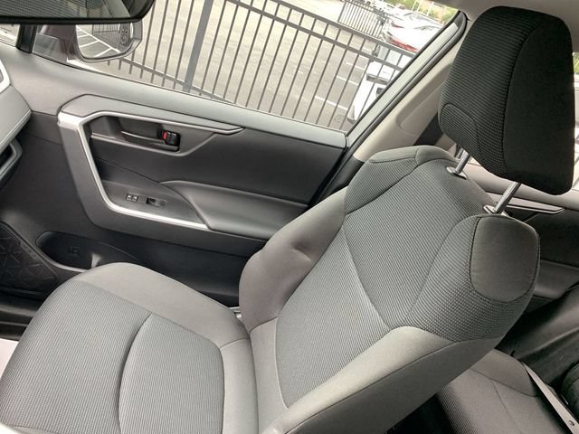 Used 2024 Toyota RAV4 LE AWD/4WD image 29