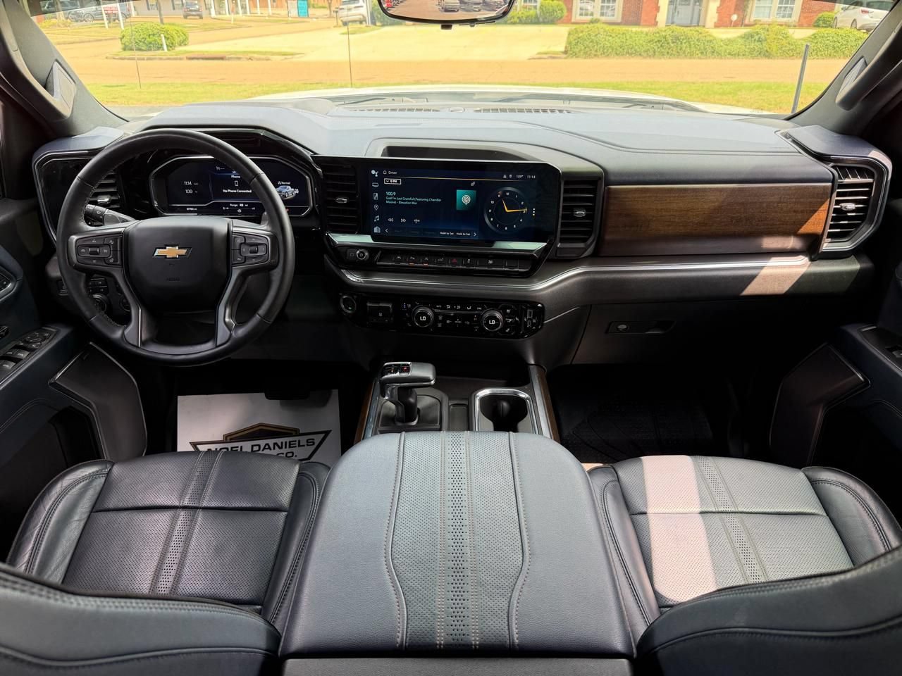 Used 2023 Chevrolet Silverado 1500 High Country w/ High Country Premium Package AWD/4WD image 20