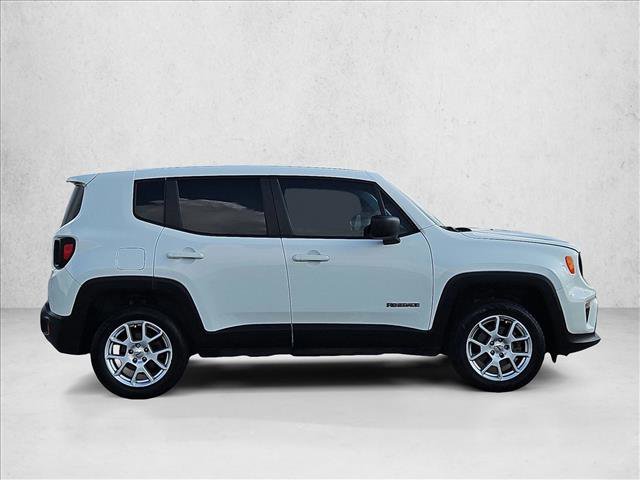 Used 2023 Jeep Renegade Latitude AWD/4WD image 4