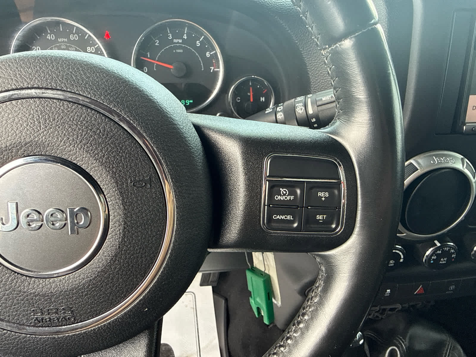 Used 2016 Jeep Wrangler Unlimited Sahara w/ Connectivity Group AWD/4WD image 15
