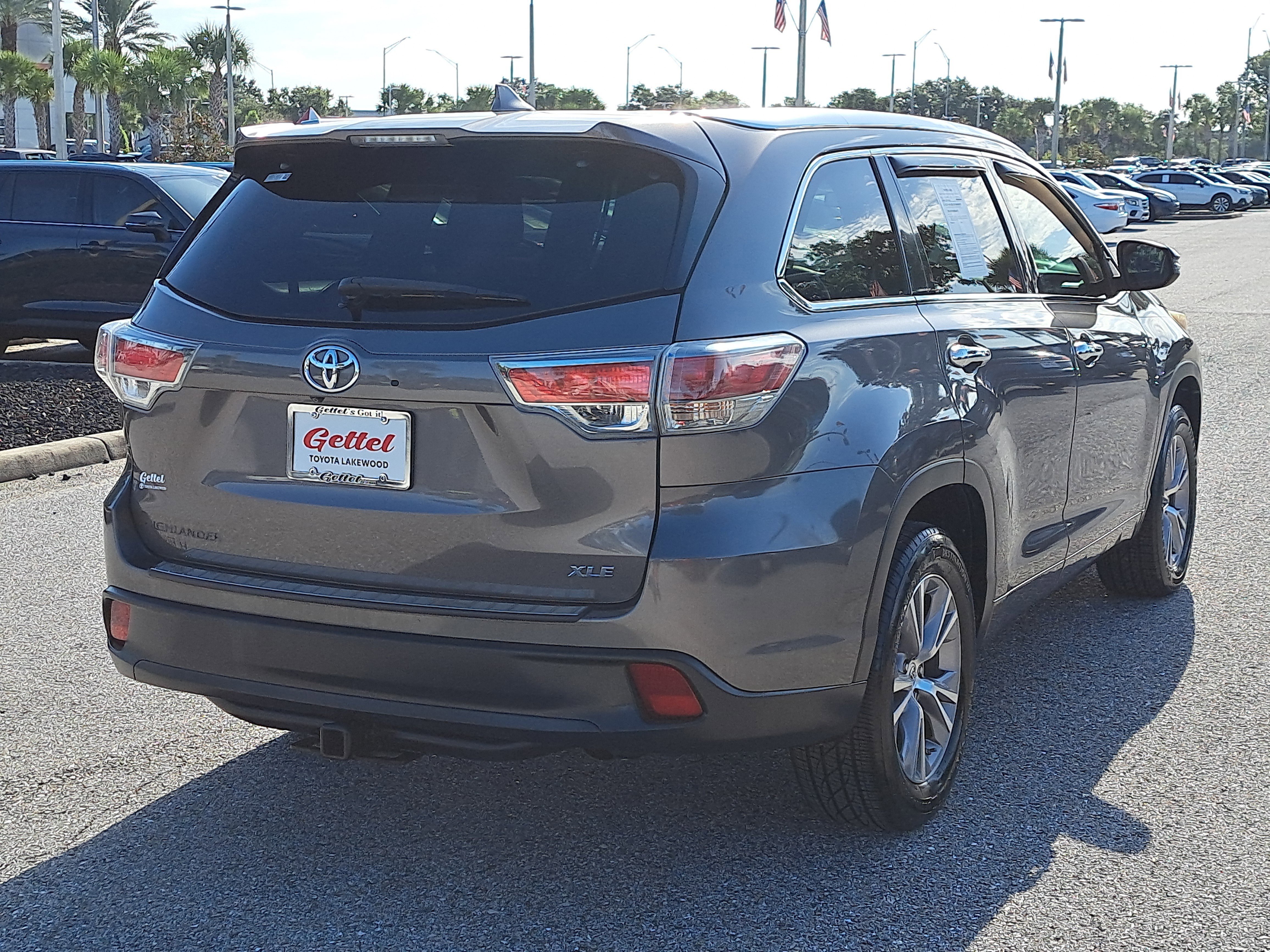 Used 2015 Toyota Highlander XLE image 3