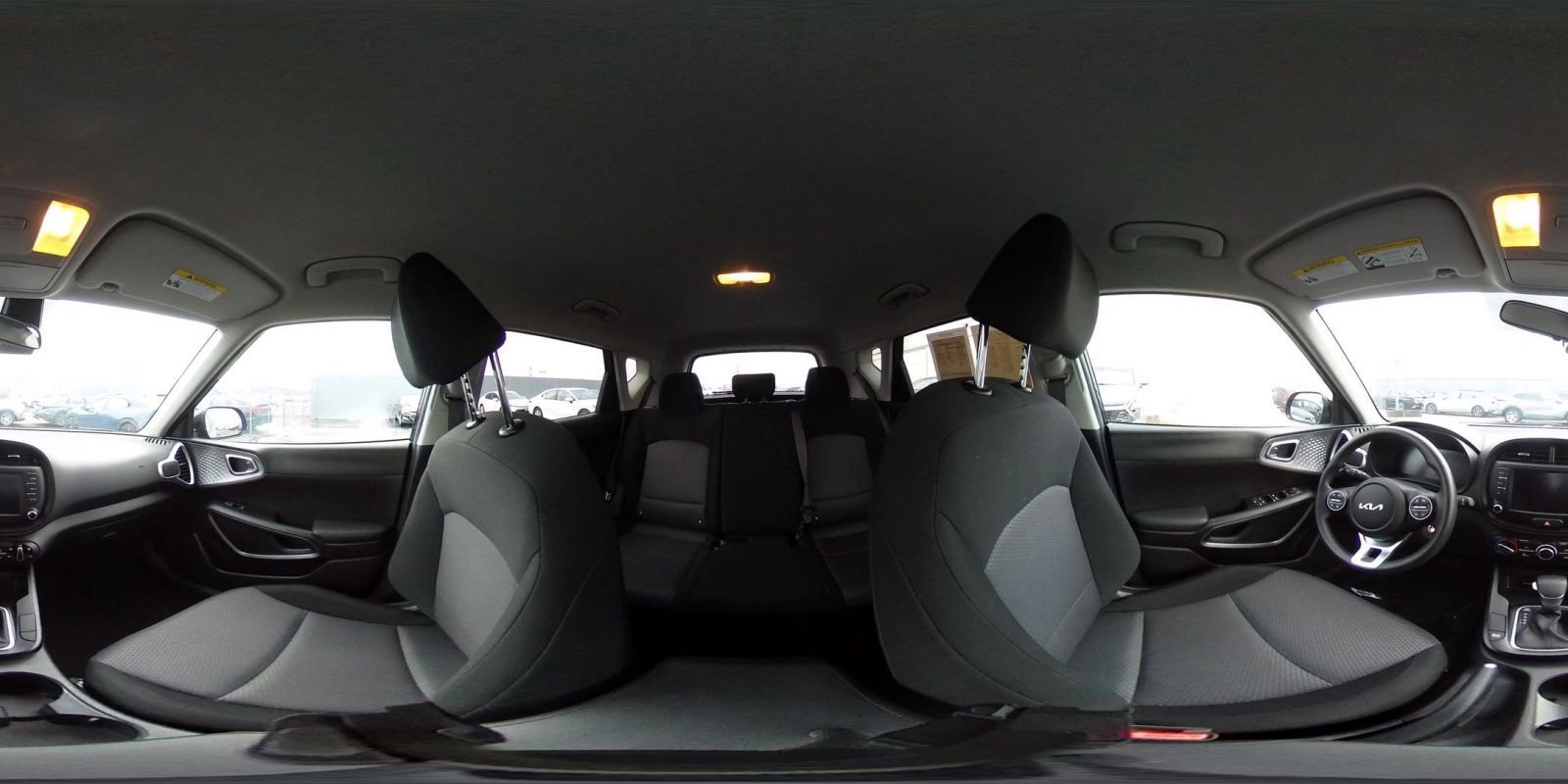 Used 2025 Kia Soul LX w/ LX Technology Package FWD image 40