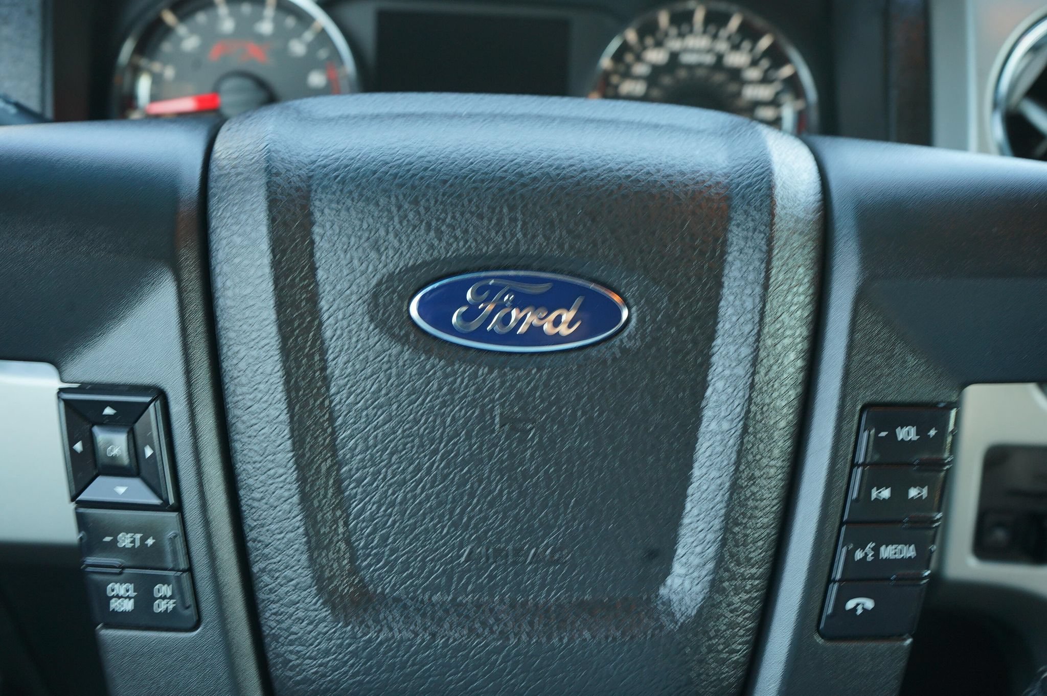 Used 2014 Ford F150 FX4 w/ Equipment Group 402A Luxury AWD/4WD image 21