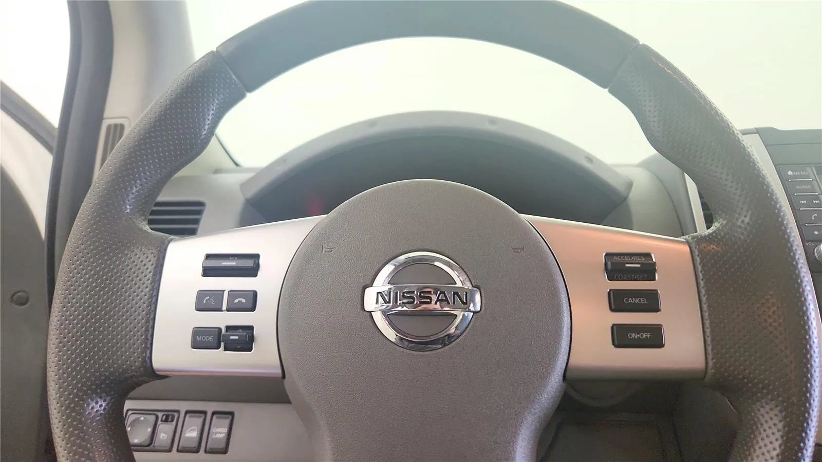Used 2021 Nissan Frontier SV w/ Midnight Edition Floor Mats AWD/4WD image 26
