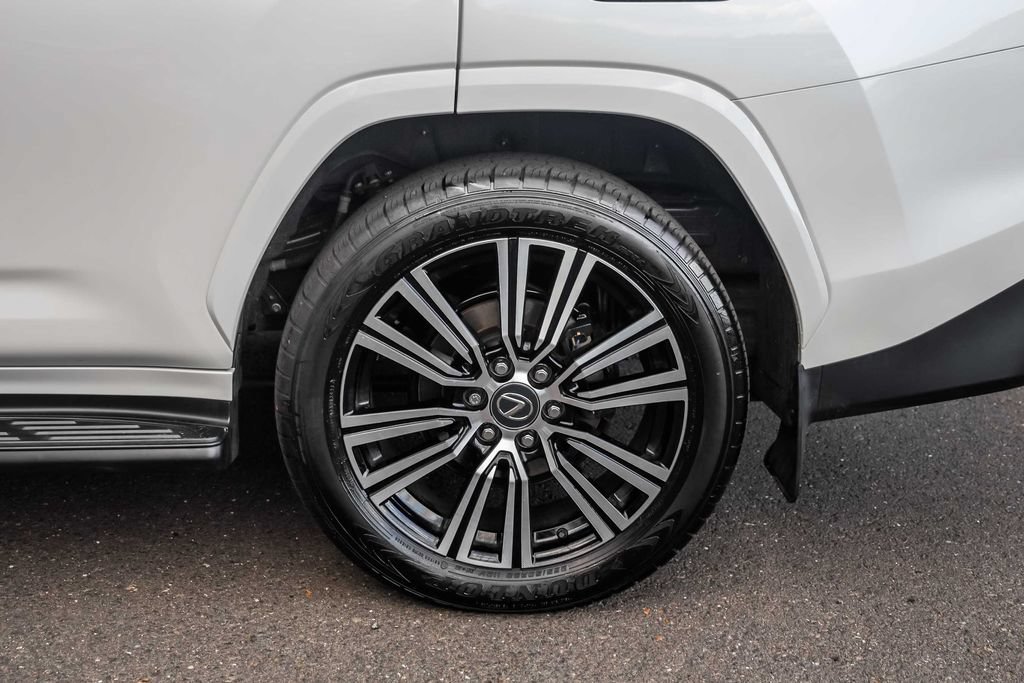 Used 2024 Lexus LX 600 4WD w/ Appearance Package image 16