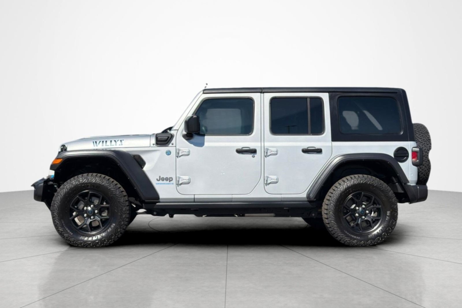 Used 2024 Jeep Wrangler Unlimited AWD/4WD image 2