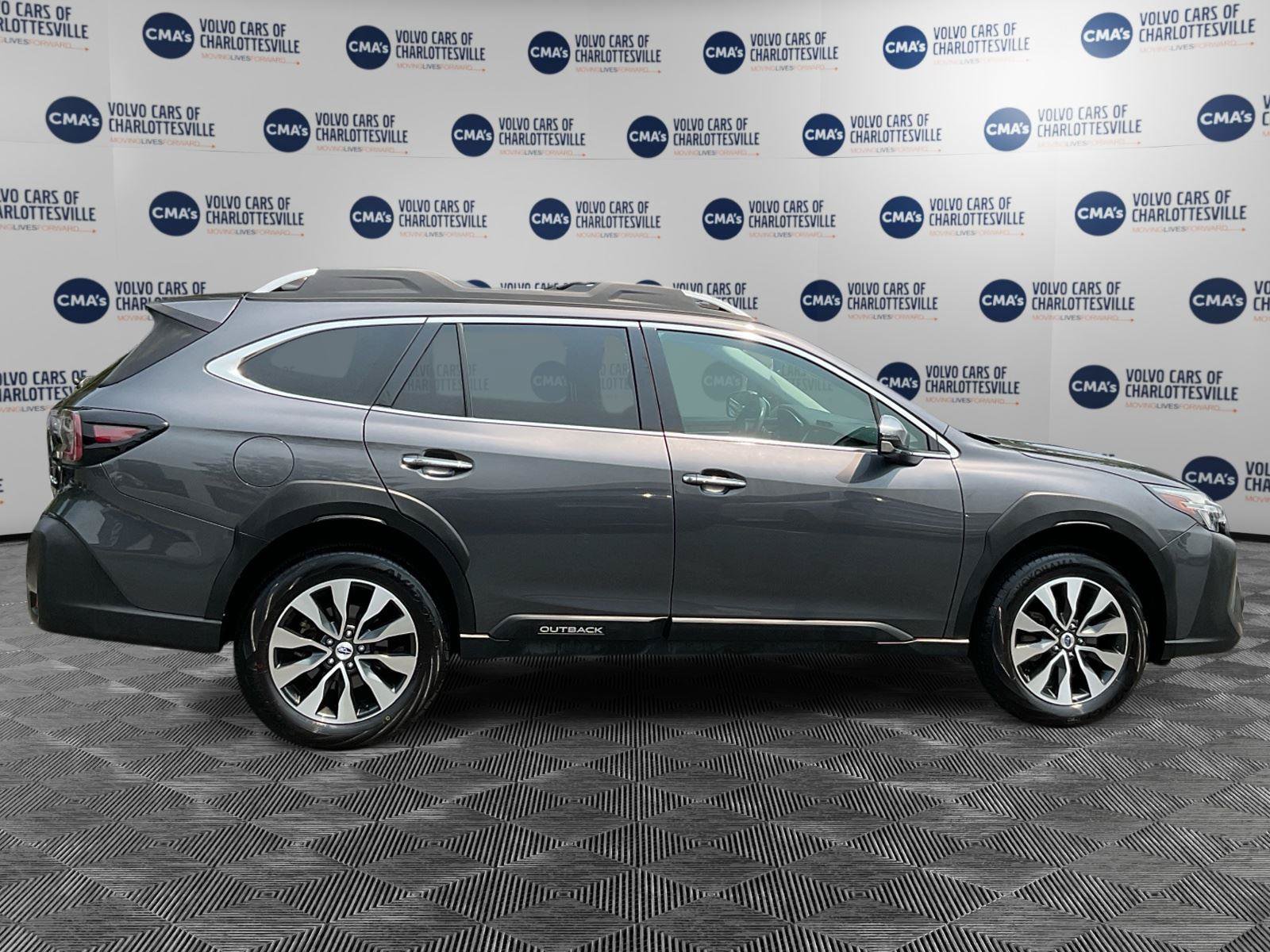 Used 2024 Subaru Outback Touring AWD/4WD image 6