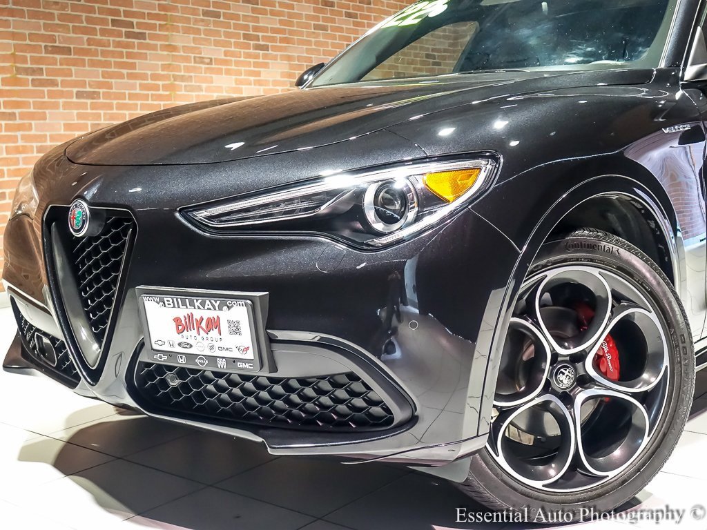 Used 2022 Alfa Romeo Stelvio Veloce image 3