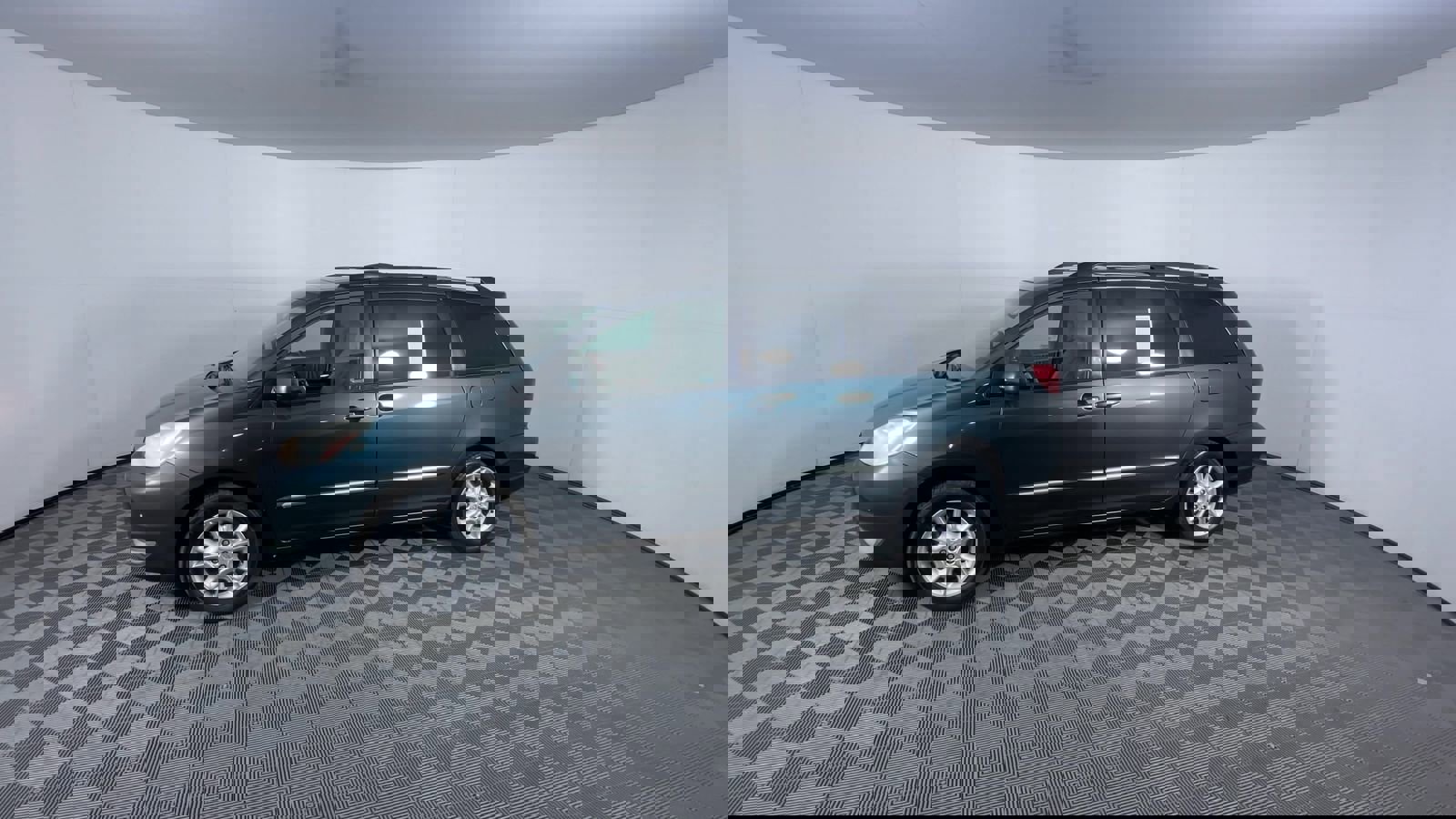 Used 2005 Toyota Sienna XLE Limited image 4