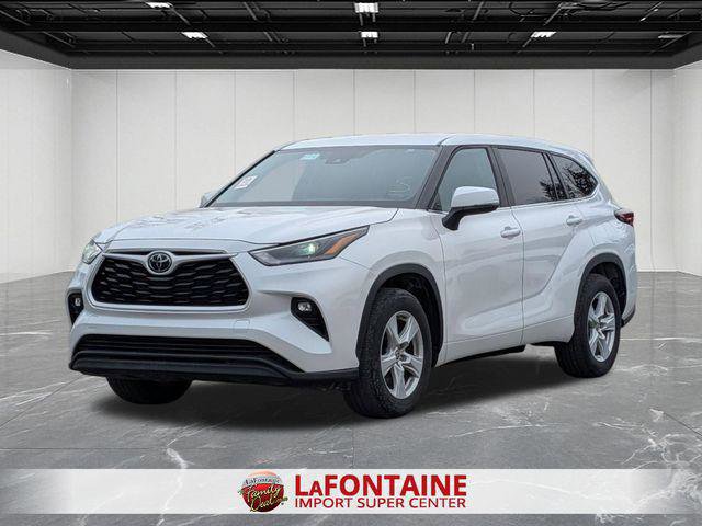 Certified 2024 Toyota Highlander LE image 1