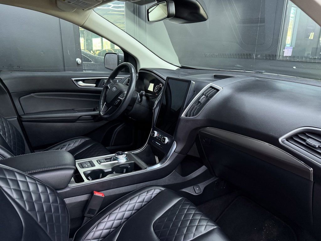 Used 2023 Ford Edge Titanium image 25