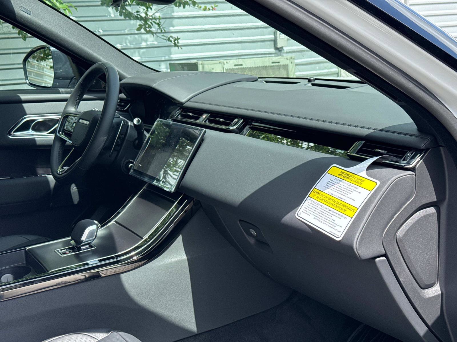 New 2026 Land Rover Range Rover Velar Dynamic SE image 10