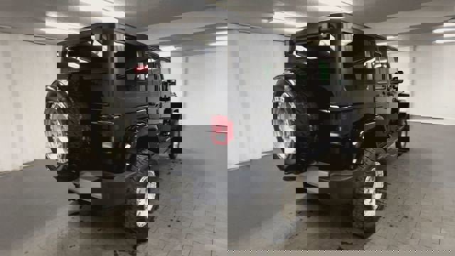 Used 2014 Jeep Wrangler Unlimited Sahara w/ Dual Top Group image 8