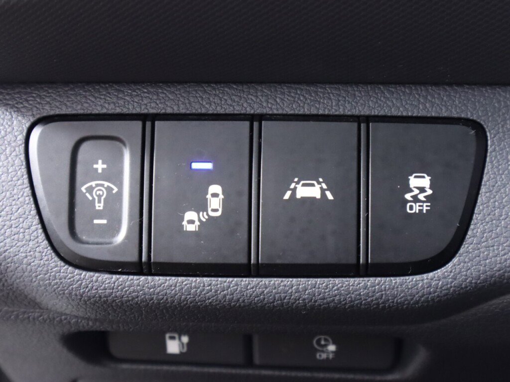 Used 2020 Hyundai Ioniq Limited image 10