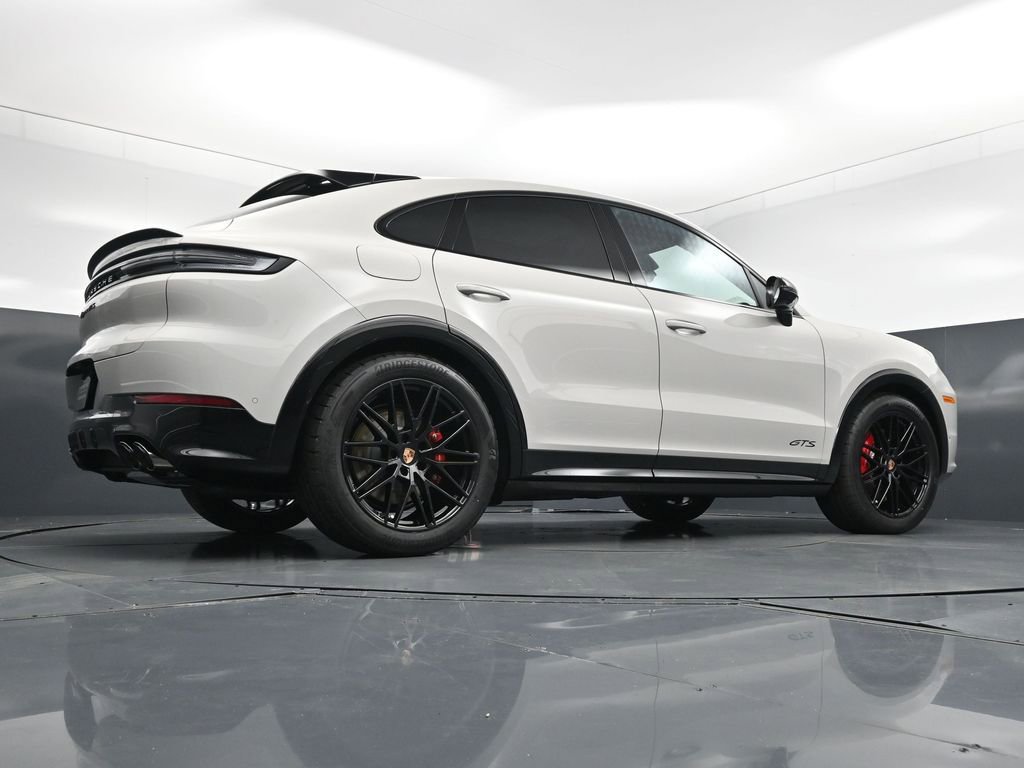 New 2026 Porsche Cayenne GTS image 24