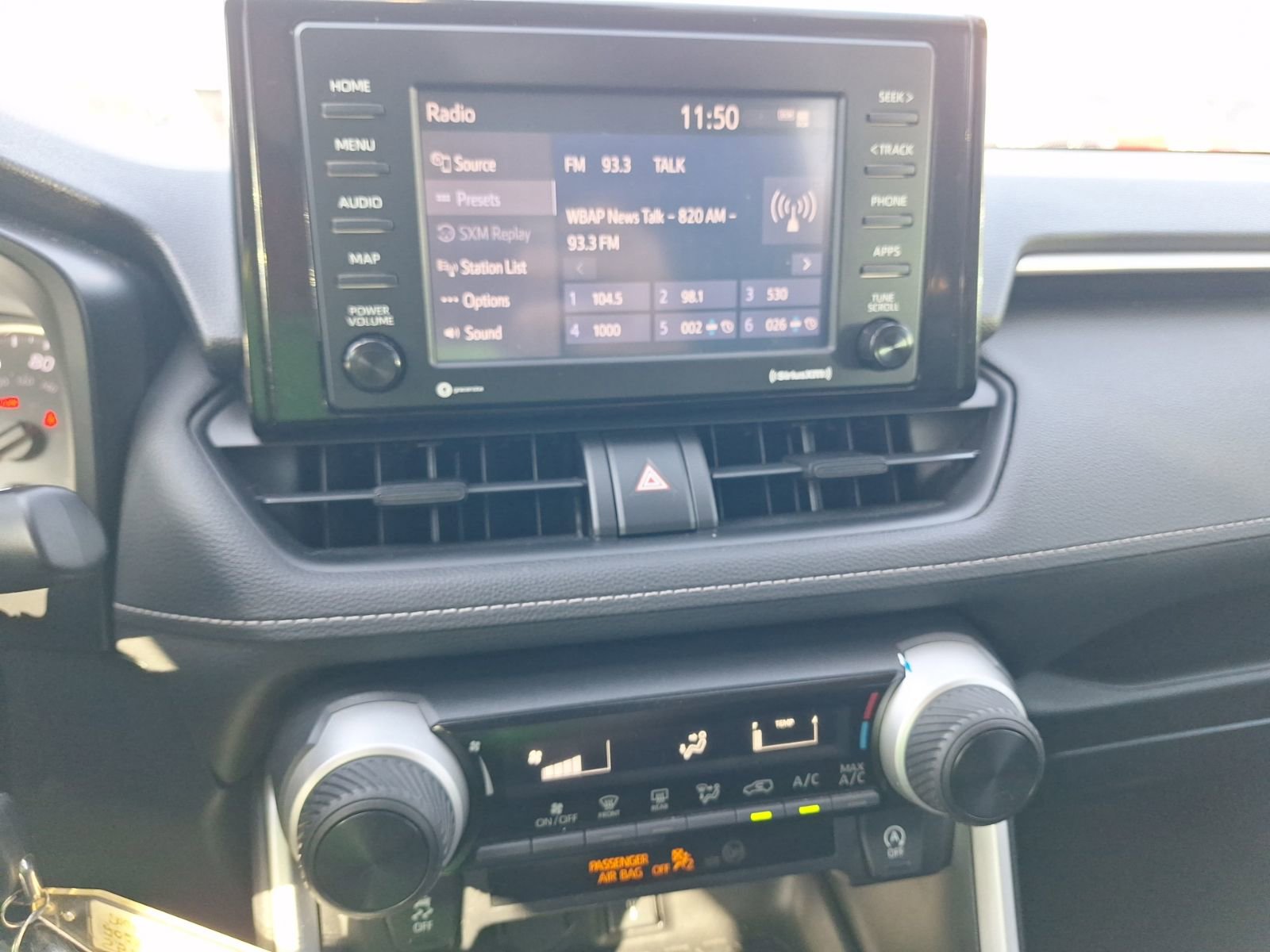 Used 2020 Toyota RAV4 LE image 28