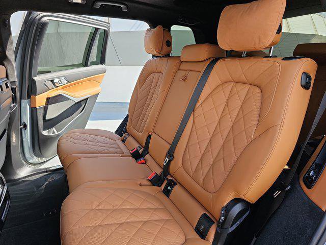 Certified 2024 BMW X7 xDrive40i w/ M Sport Package image 16
