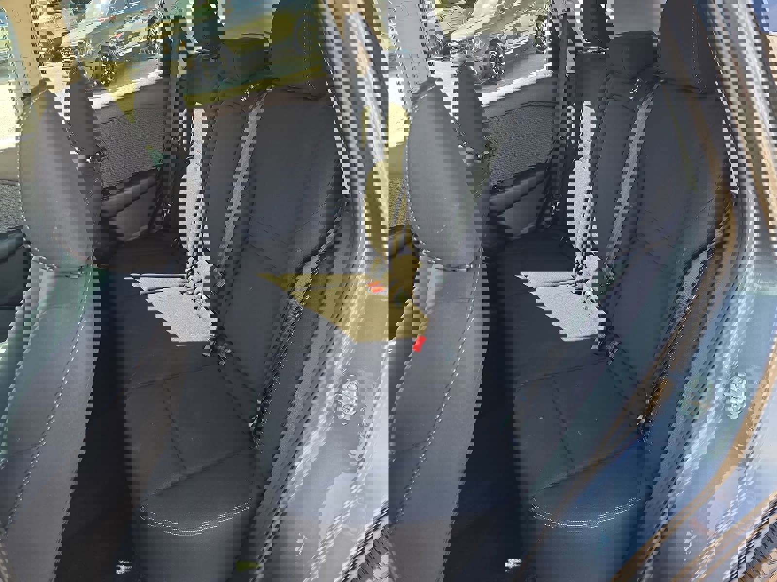 Used 2023 Nissan Rogue S image 15