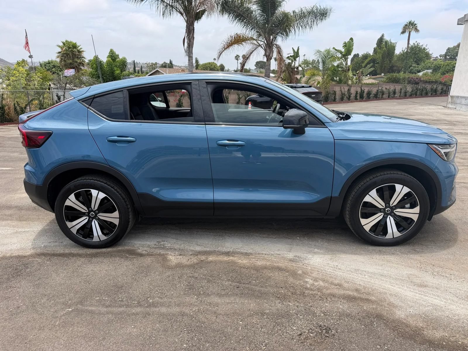 Used 2023 Volvo C40 P8 Recharge Plus w/ Protection Package Premier AWD/4WD image 4
