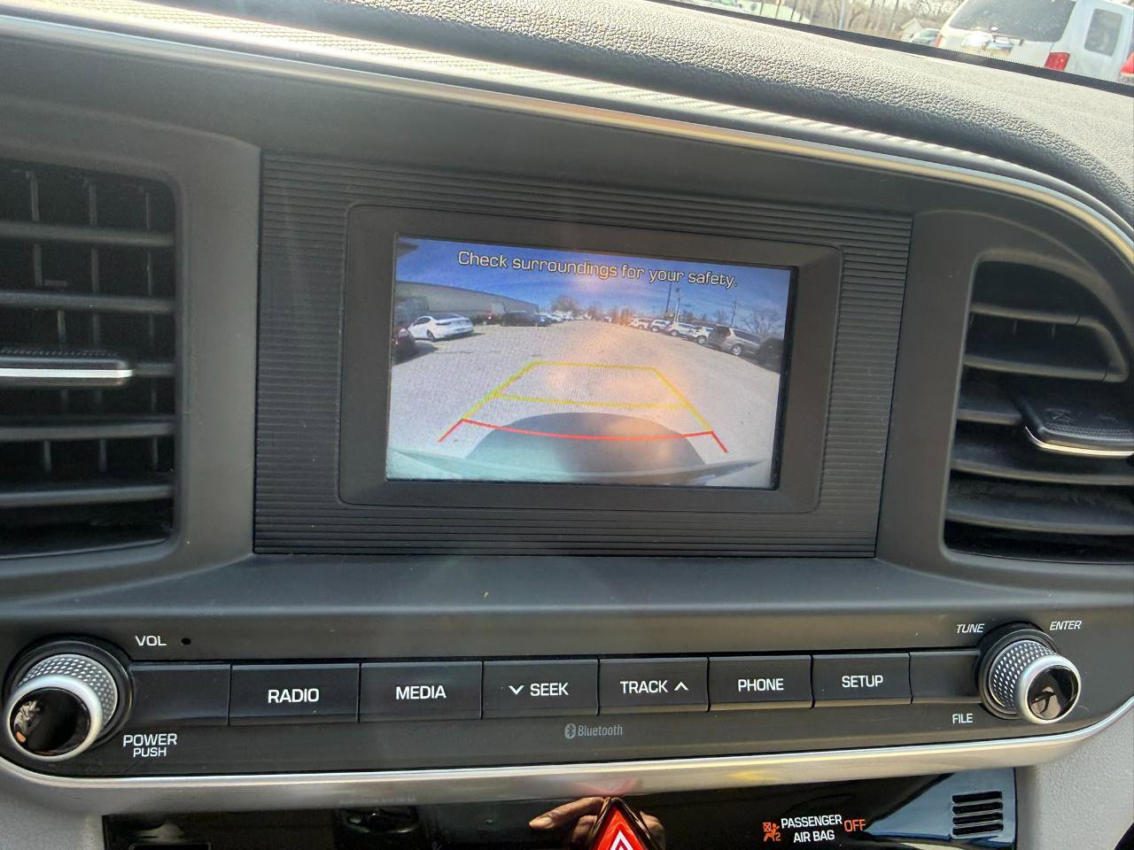 Used 2020 Hyundai Elantra SE image 15