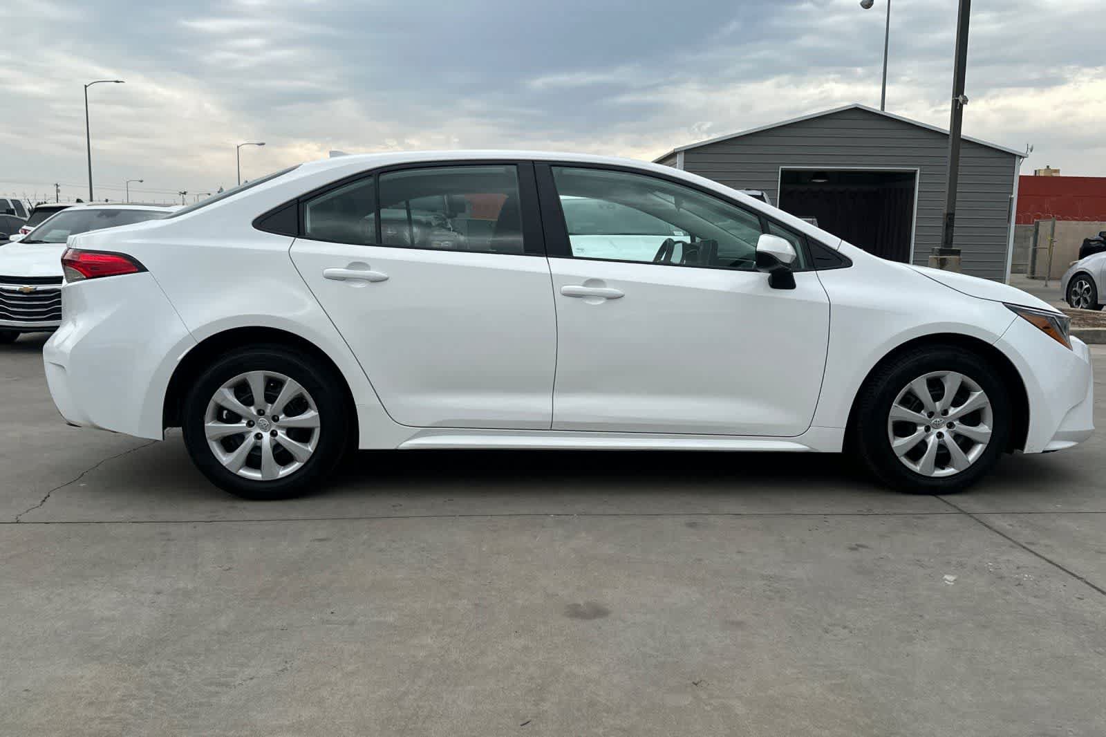 Used 2024 Toyota Corolla LE FWD image 9