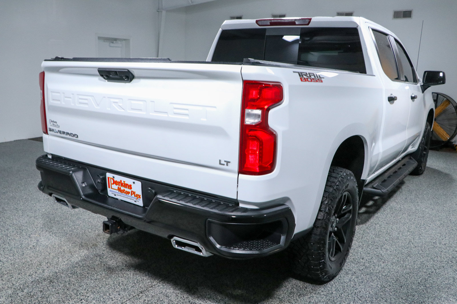 Used 2024 Chevrolet Silverado 1500 LT Trail Boss w/ Convenience Package II AWD/4WD image 7